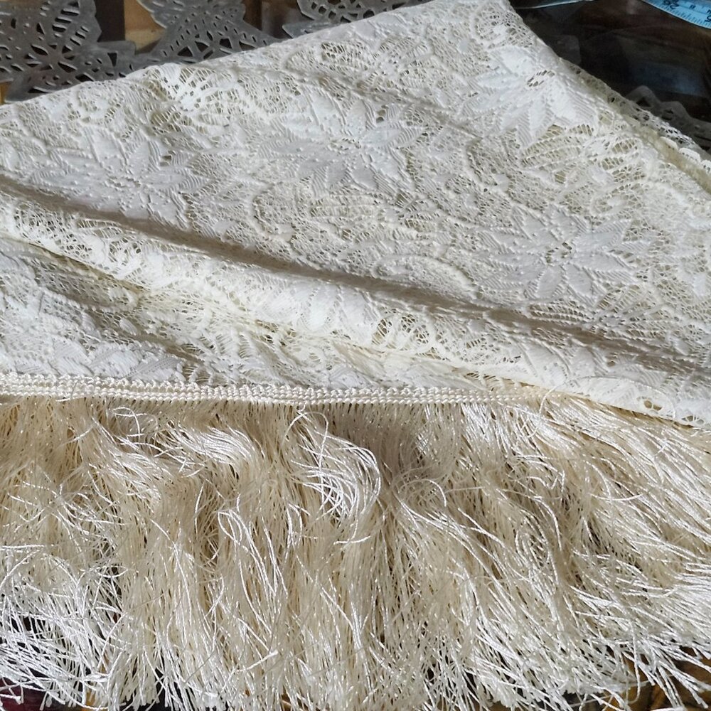 womans shawl cream - Picture 7 of 7